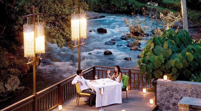 Romantic Dinner Spots in Bali for Honeymooners: Dining with a View